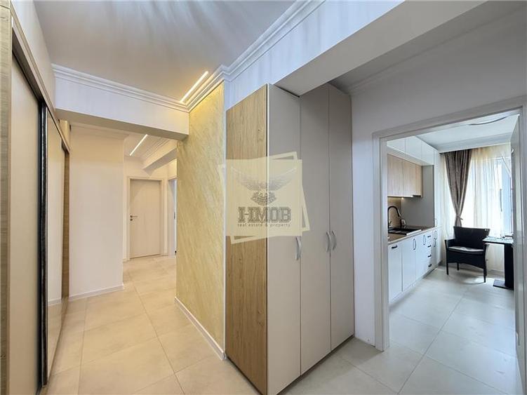 Apartament cu 3 camere decomandat, mobilat în Turnișor