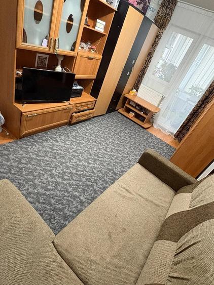 Apartament cu 3 camere semidecomandat în Șega