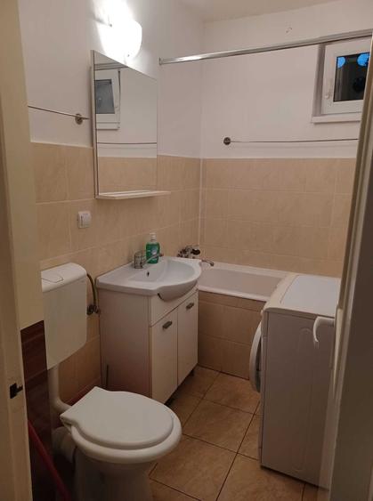 Casă cu 2 camere decomandat în Central