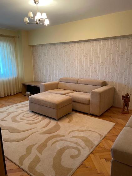 Apartament cu 4 camere decomandat, mobilat în Ștefan cel Mare