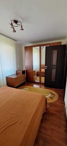 Apartament cu 2 camere semidecomandat în Podu Roș