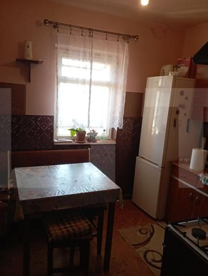 Apartament cu 3 camere decomandat, mobilat în Ozun