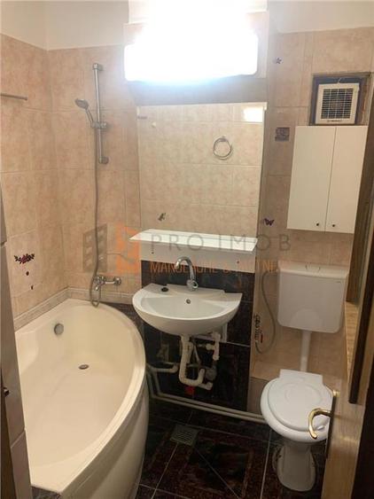 Apartament cu 3 camere decomandat, mobilat în 1 Decembrie