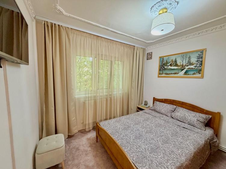 Apartament cu 3 camere decomandat în Exterior Vest