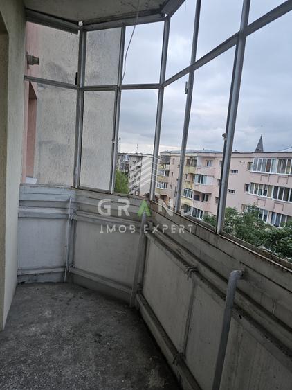 Apartament cu 4 camere decomandat, mobilat în Mărăști