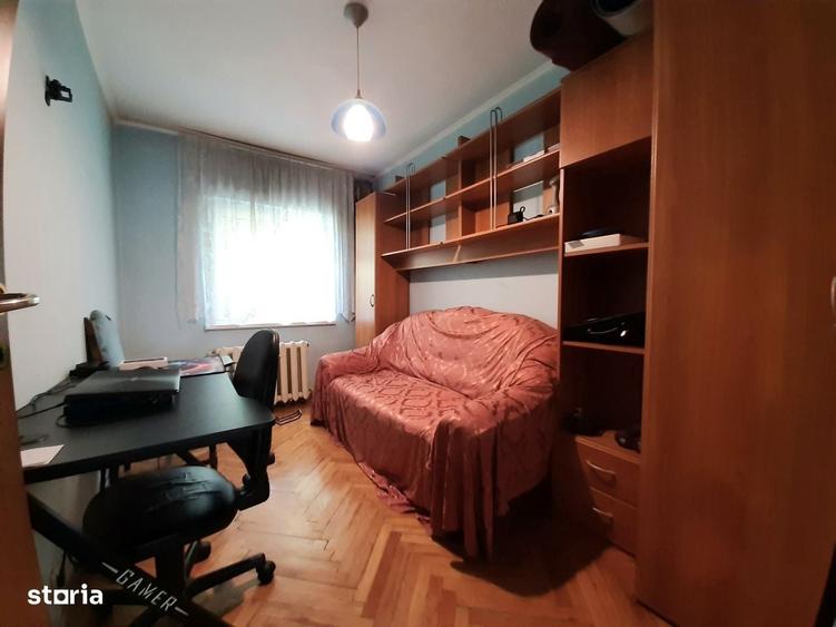 Apartament cu 3 camere decomandat în Micro 17
