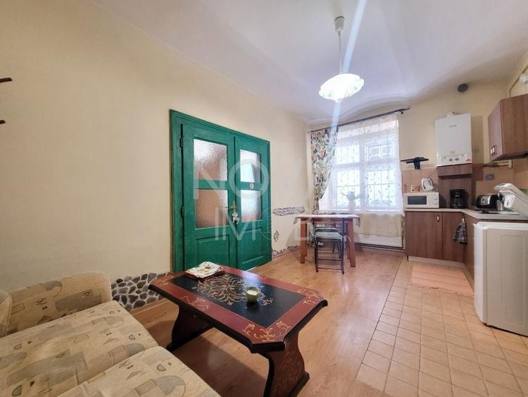 Apartament cu 2 camere nedecomandat, mobilat în Central