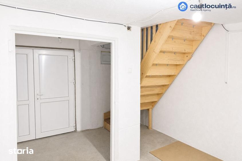 Casă cu 8 camere cu Teren 162 Mp în Dobroești