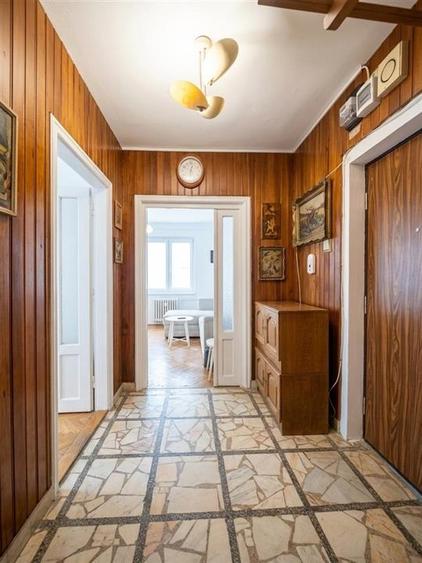 Apartament cu 3 camere decomandat în Central