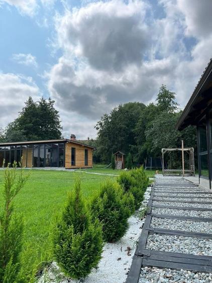 Casă cu 4 camere cu Teren 1000 Mp în Central