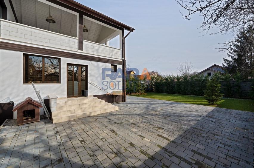 Duplex cu 6 camere cu Canalizare în Central
