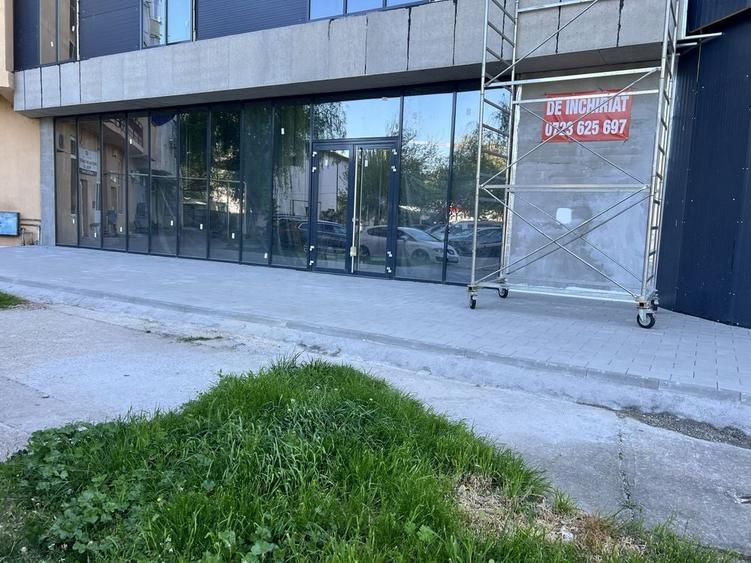 Spațiu comercial, de 120 mp, în Central