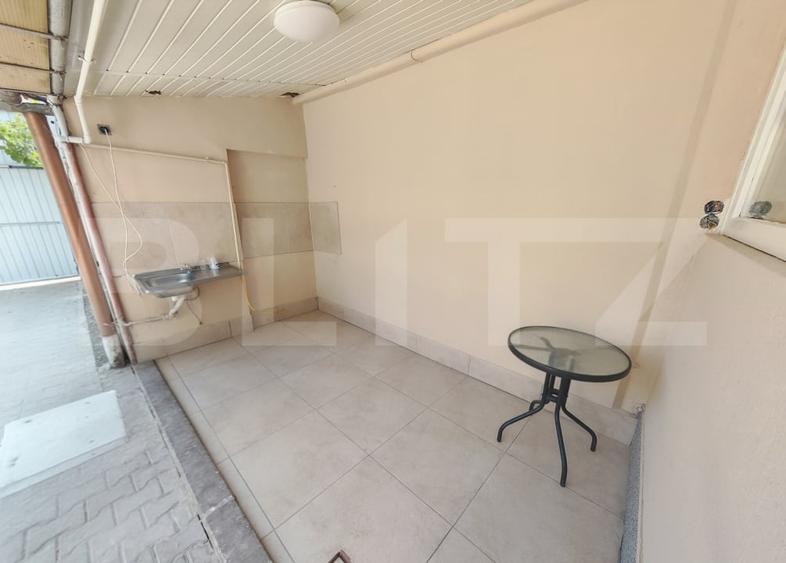 Casă individuală cu 5 camere cu Canalizare în Central