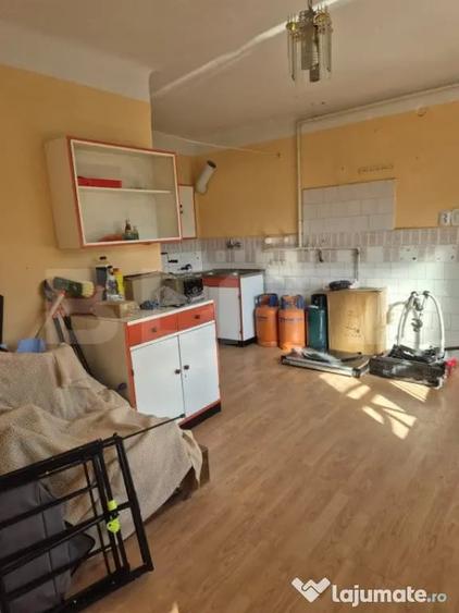 Casă cu 3 camere cu Teren 610 Mp în 7 Noiembrie