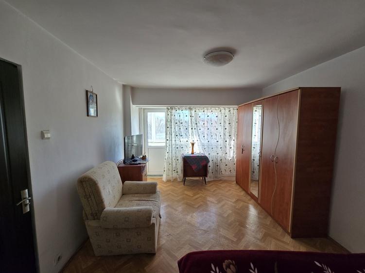 Garsonieră decomandată în Colentina