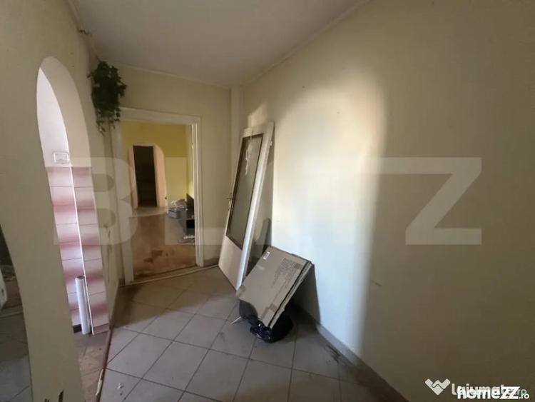 Apartament cu 3 camere decomandat în Micro 16