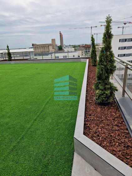 Penthouse cu 4 camere decomandat în Theodor Pallady