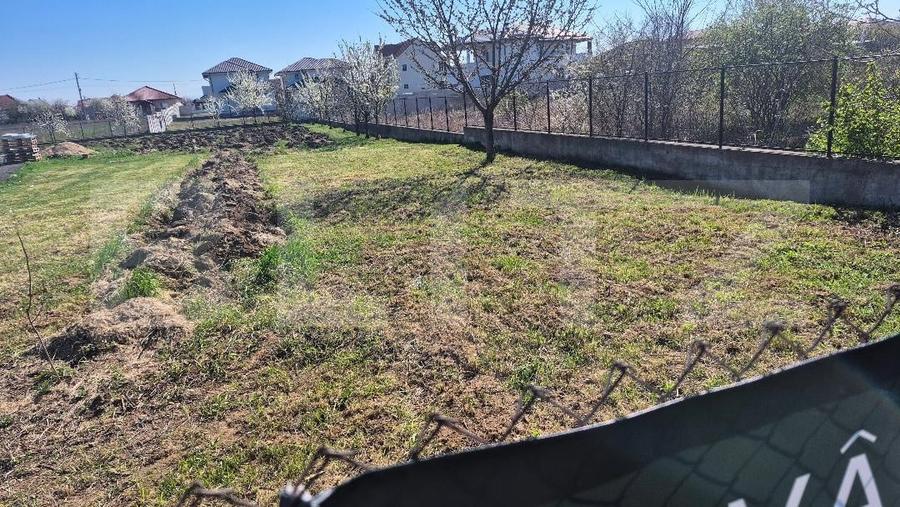 Teren Construcții intravilan de 960 mp, în Lazuri