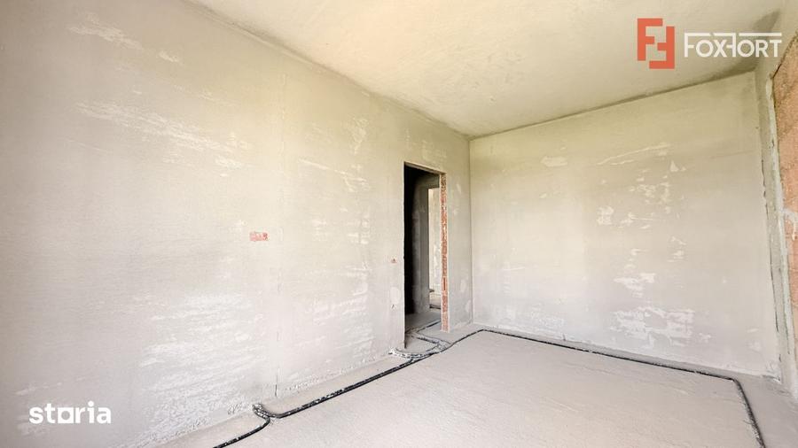 Apartament cu 2 camere semidecomandat în Moșnița Nouă