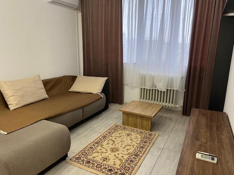 Apartament cu 3 camere semidecomandat în Drumul Taberei