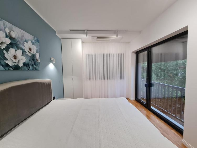 Apartament cu 3 camere decomandat, mobilat în Casin