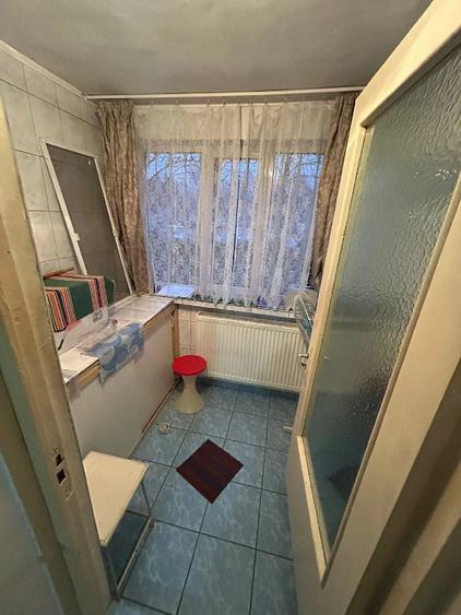 Apartament cu 2 camere decomandat în CET