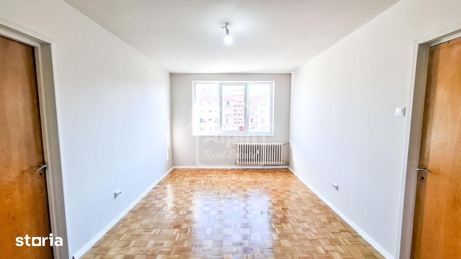 Apartament cu 2 camere semidecomandat în Centrul Civic