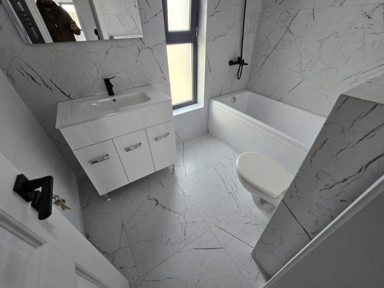 Duplex cu 4 camere cu Canalizare în Trivale