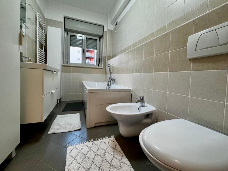 Apartament cu 2 camere semidecomandat, mobilat în Torontalului