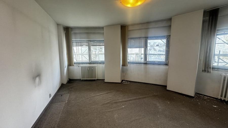 Apartament cu 3 camere decomandat în Decebal
