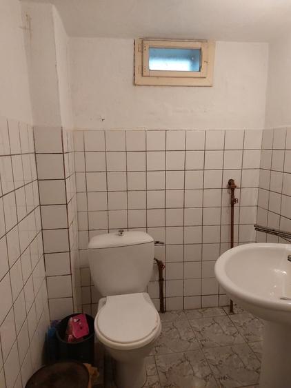 Casă individuală cu 4 camere cu Garaj în Anina