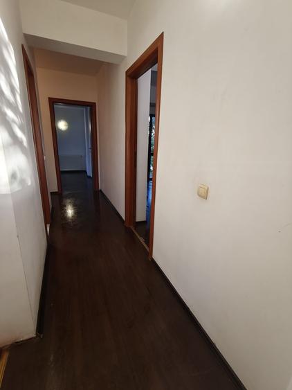 Casă cu 4 camere cu Teren 100 Mp în Central