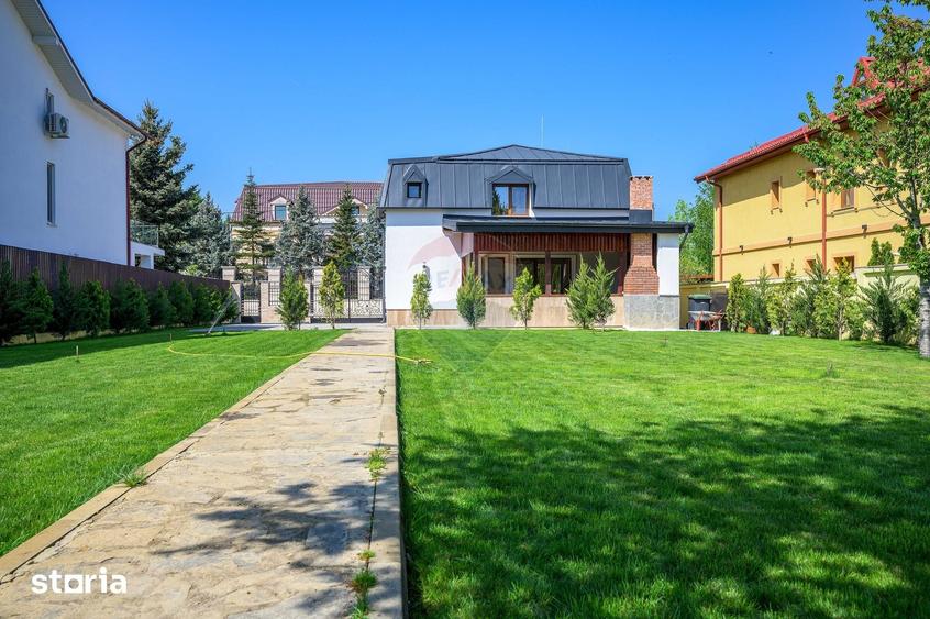 Casă cu 5 camere cu Teren 1000 Mp în Central