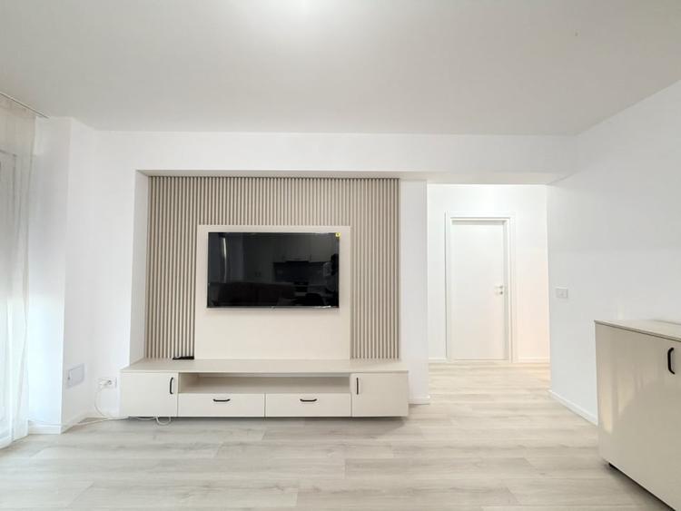 Apartament cu 3 camere decomandat, mobilat în Lipovei