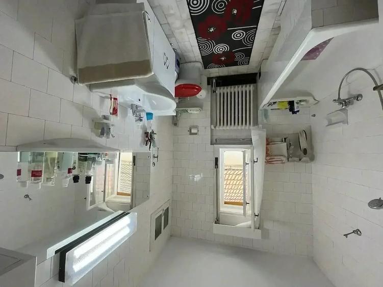 Casă cu 6 camere cu Teren 471 Mp în Central