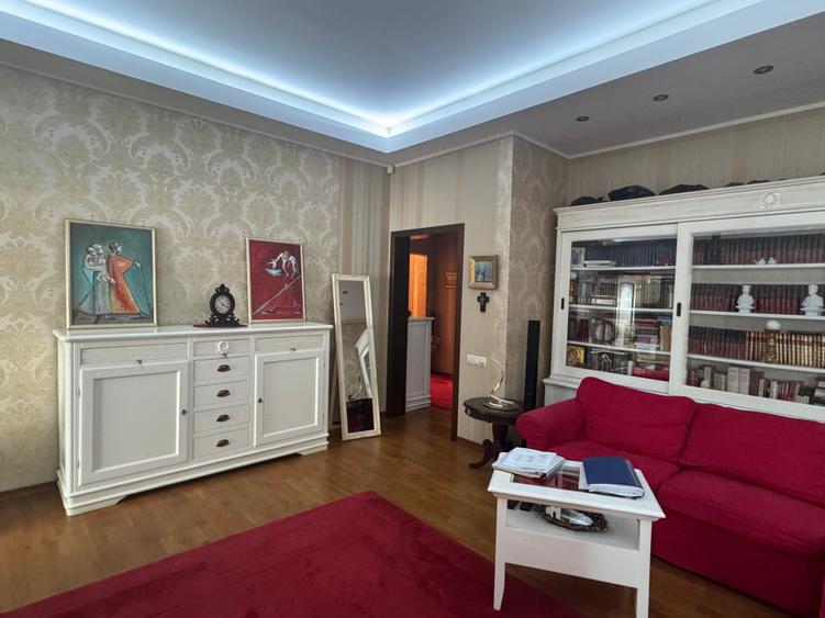 Apartament cu 3 camere decomandat în Ultracentral