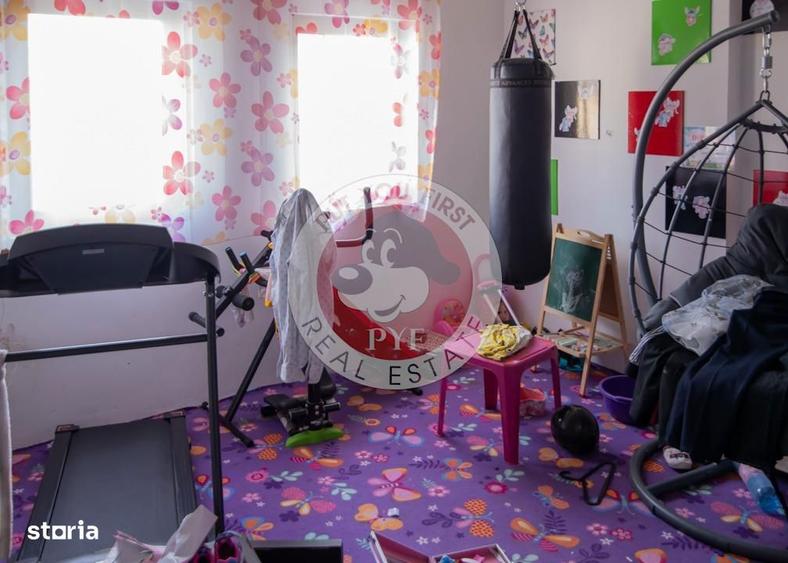 Apartament cu 7 camere semidecomandat în Romană