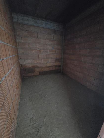 Apartament cu 2 camere semidecomandat în Moșnița Nouă