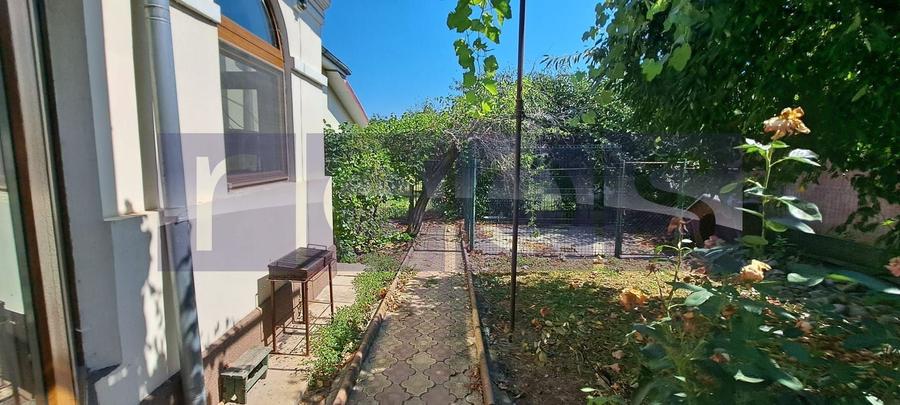 Casă individuală cu 4 camere cu Canalizare în Central