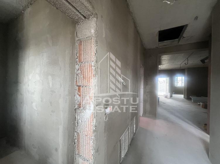 Duplex cu 4 camere cu Canalizare în Covaci