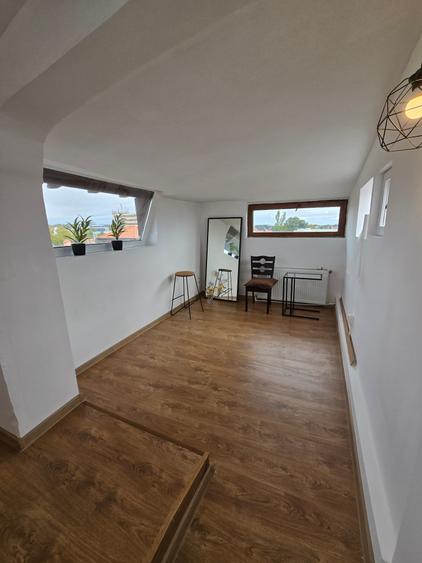 Apartament cu 4 camere decomandat, mobilat în Pipera
