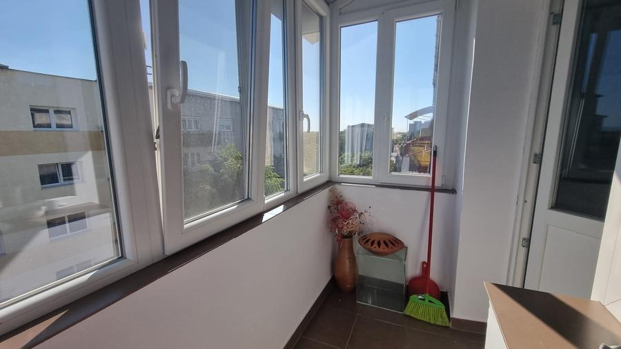 Apartament cu 2 camere decomandat în Micro 17