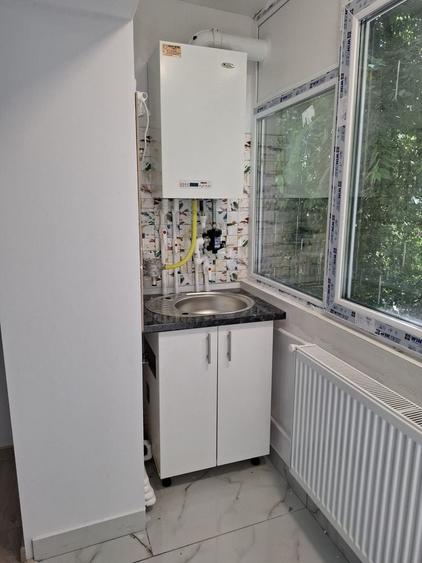 Garsonieră decomandată în Central