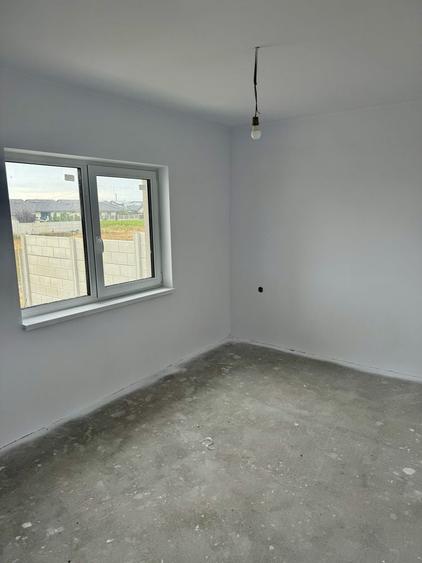 Casă cu 3 camere cu Teren 500 Mp în Sântandrei