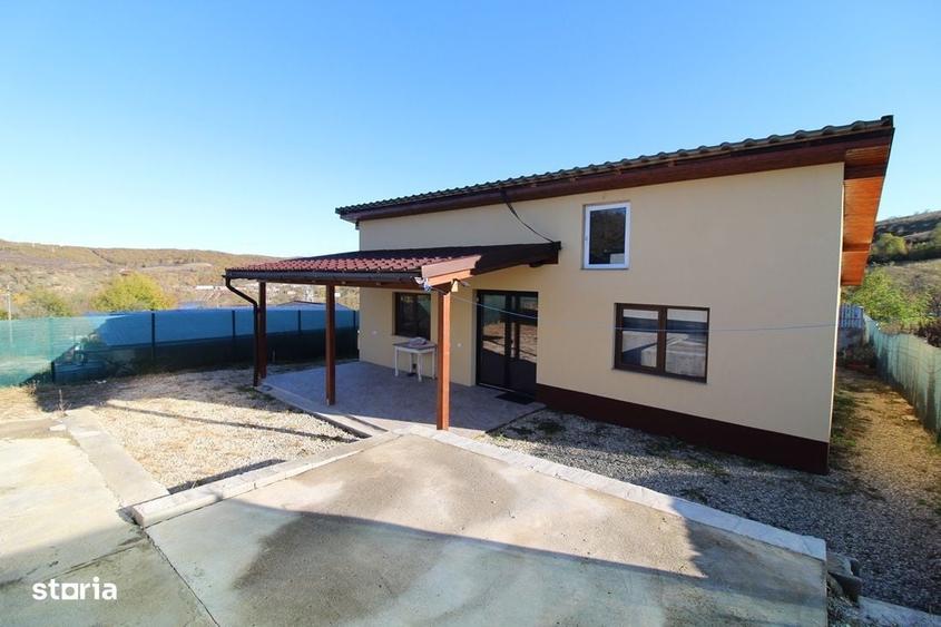 Casă cu 3 camere decomandat în Teliucu Inferior