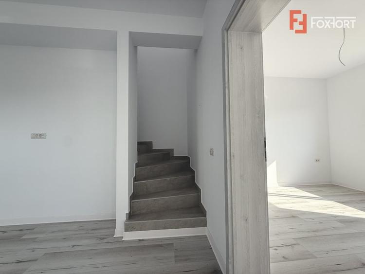 Duplex cu 4 camere cu Canalizare în Săcălaz
