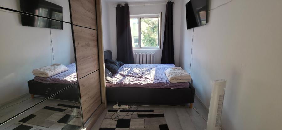 Apartament cu 2 camere semidecomandat în Girocului