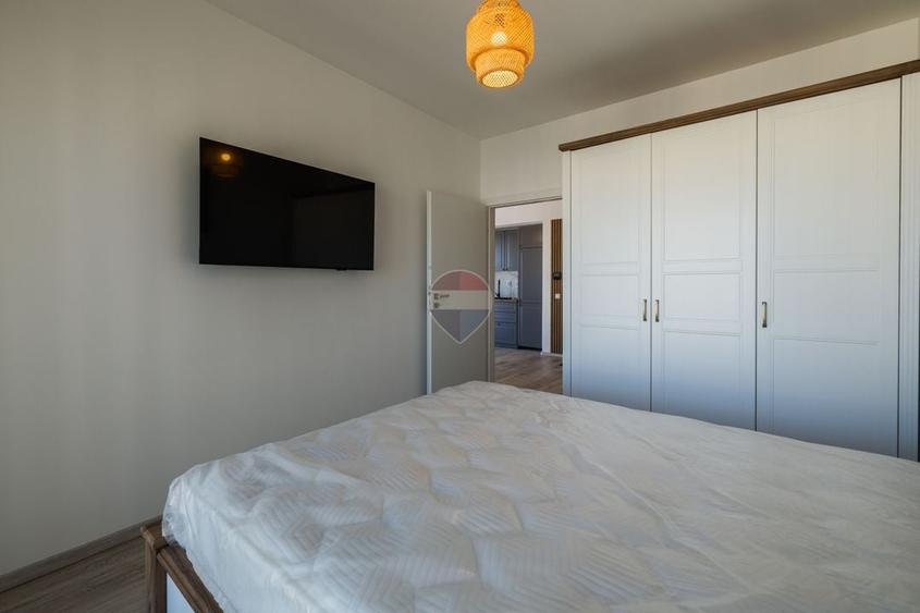 Apartament cu 2 camere decomandat, mobilat în Tractorul