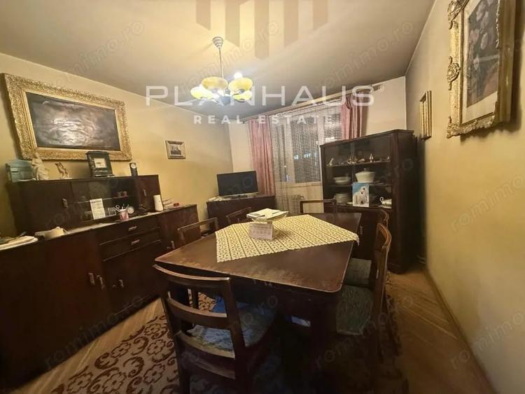 Apartament cu 4 camere decomandat în Central