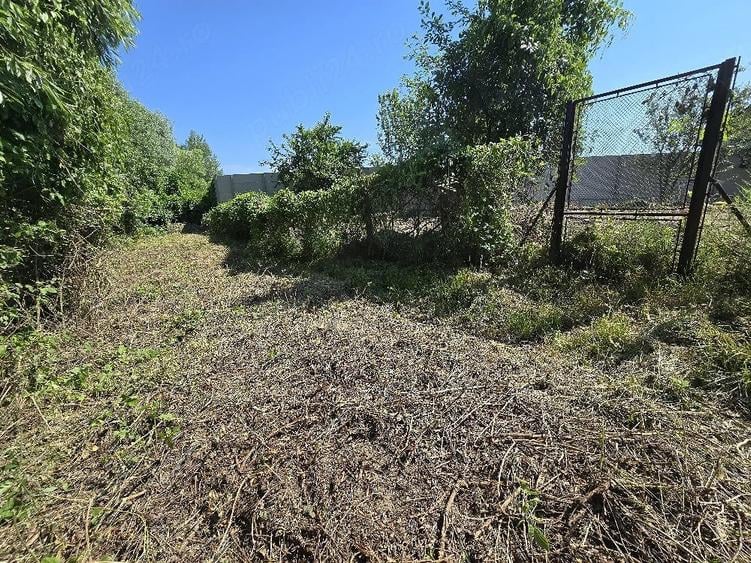 Teren de 942 mp, în Sud